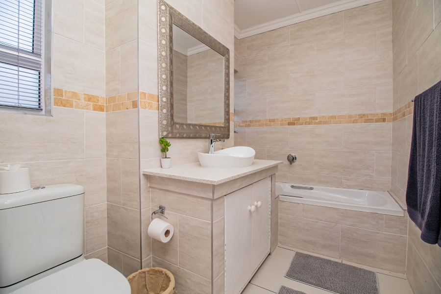5 Bedroom Property for Sale in Seaside Longships Western Cape